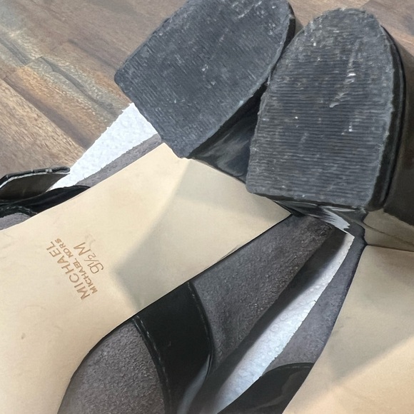 Micheal Kors ladies heels. - Picture 7 of 9